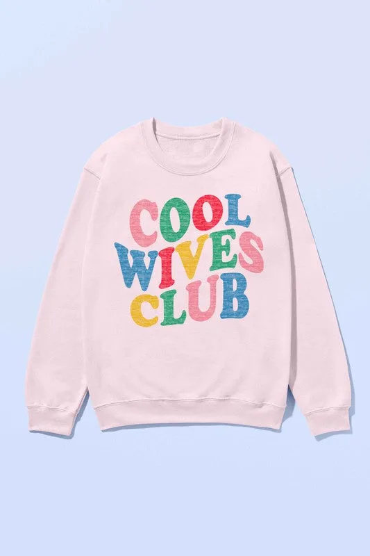 COOL WIVES CLUB OVERSIZED GRAPHIC SWEATSHIRT