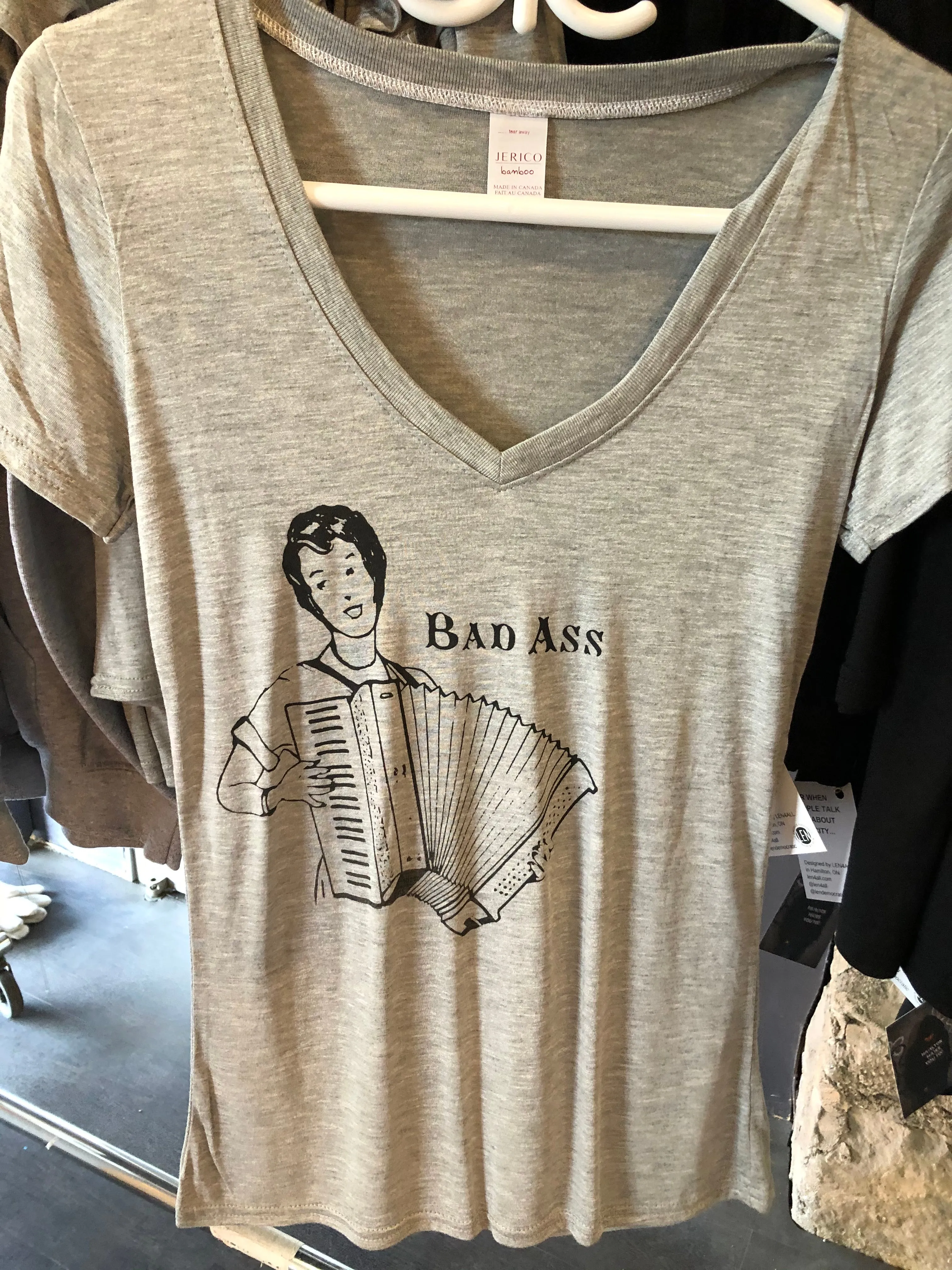 T-Shirt - BAD ASS